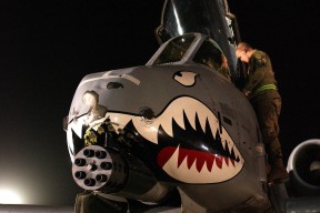 九游娱乐中心-库里训练中命中率惊人状态回归，库里本赛季三项命中率