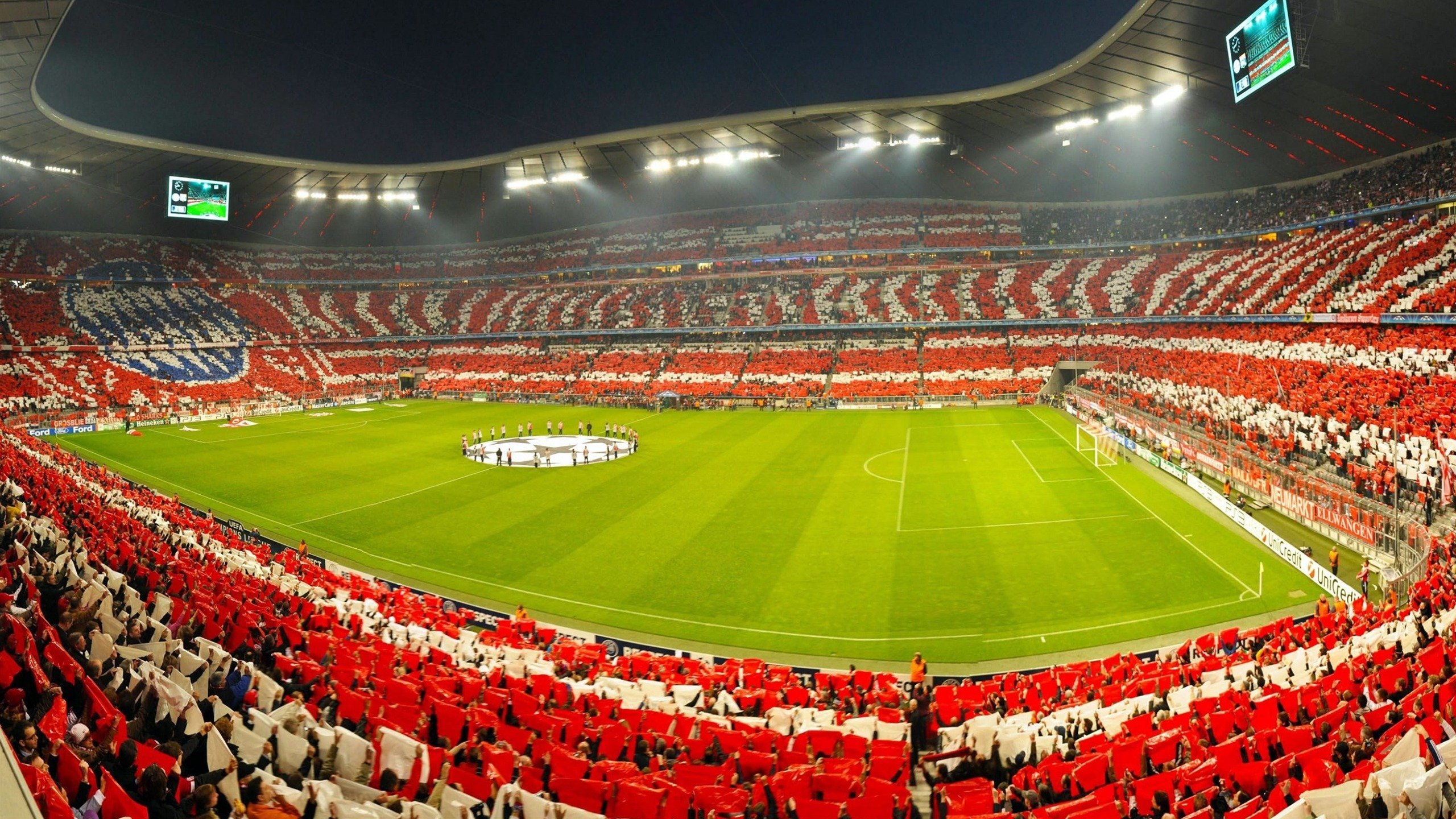 世界杯：出租车司机自发组织“拼车看球模式” 减少醉驾风险